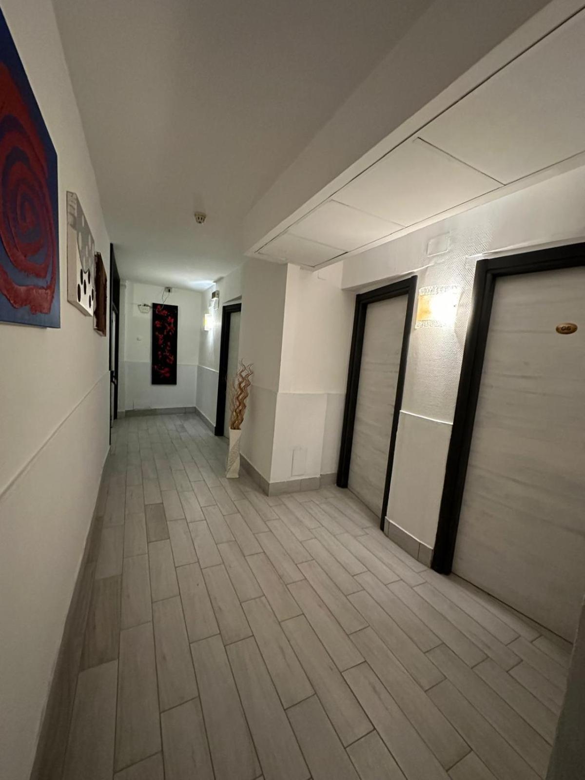 Hotel Clinton カゾーリア エクステリア 写真